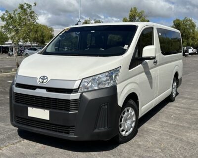 2019-toyota-hiace-deluxe-02