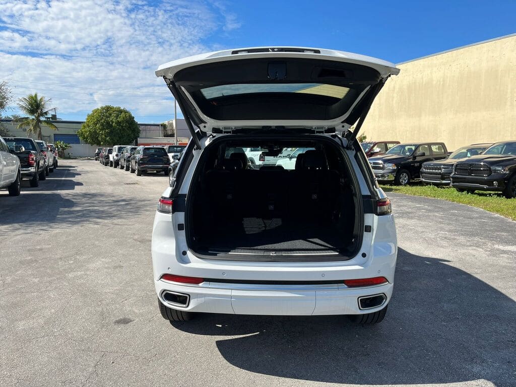 2022 JEEP GRAND CHEROKEE