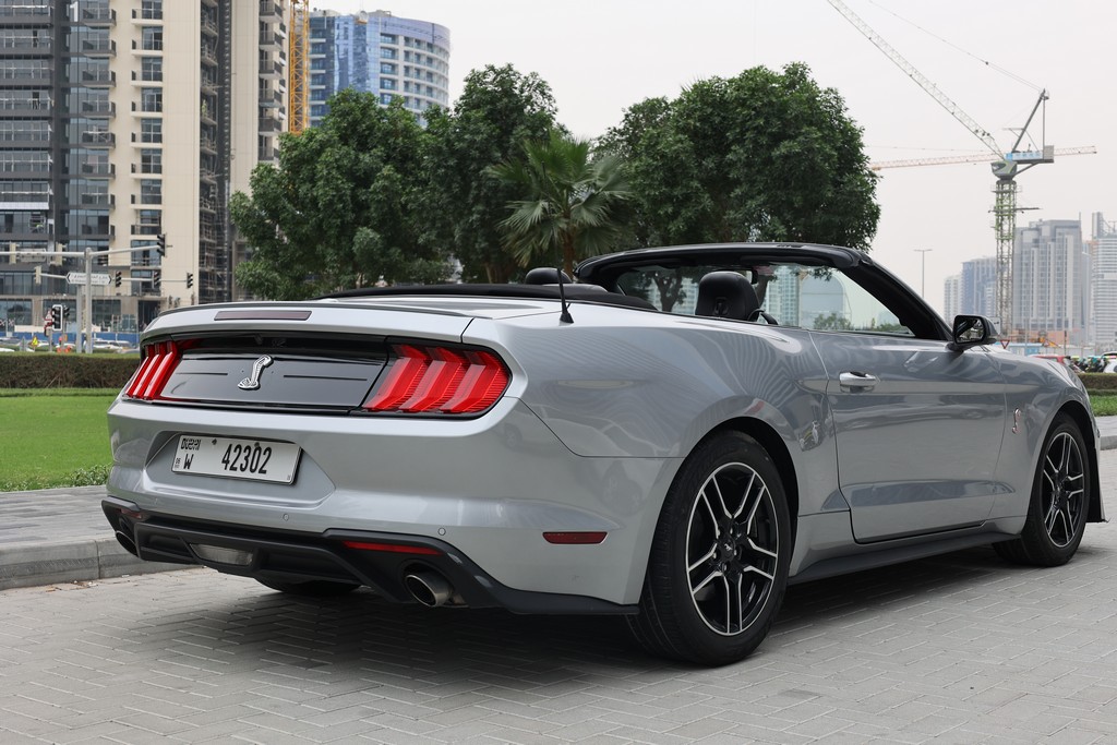 Ford Mustang EcoBoost 2020