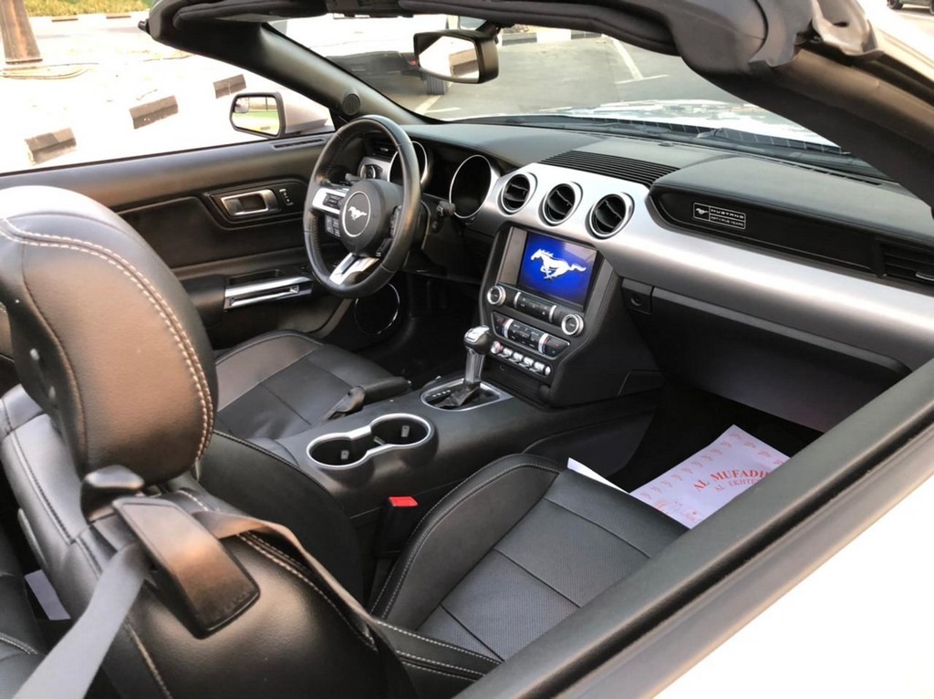 Ford Mustang EcoBoost 2020