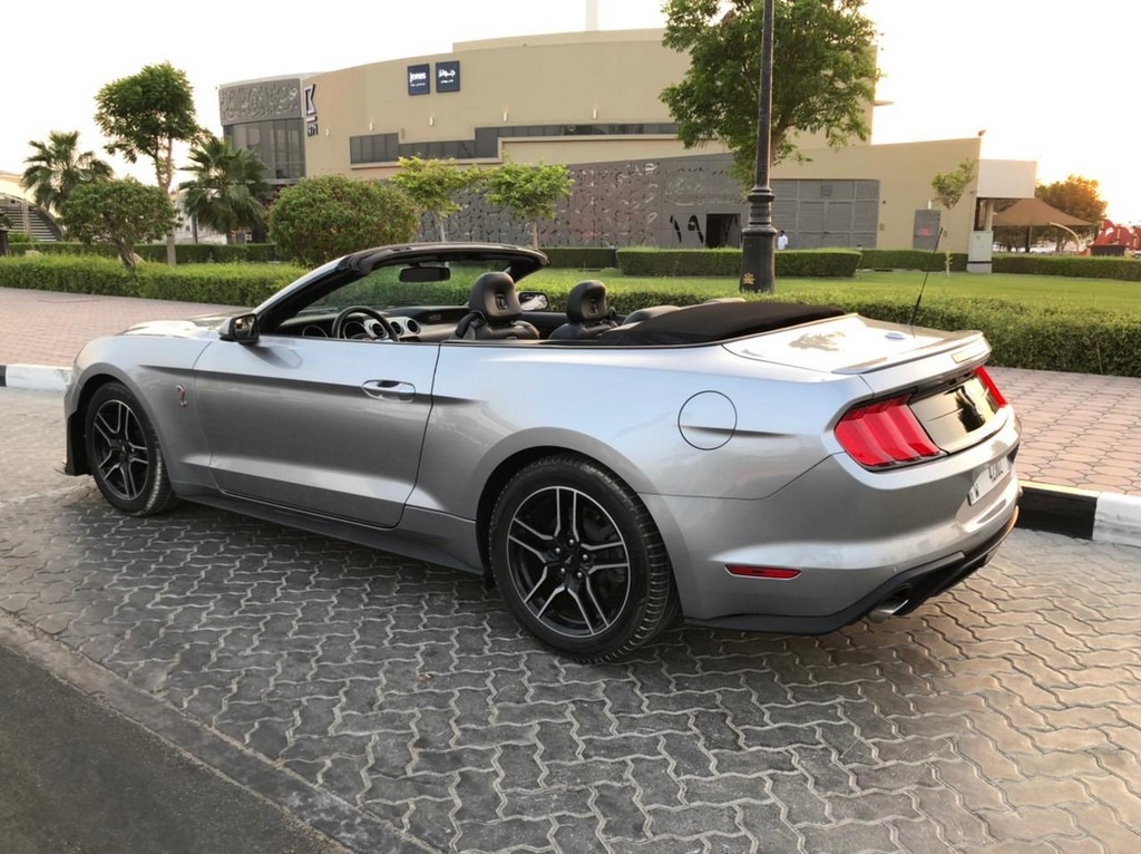 Ford Mustang EcoBoost 2020