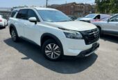 2023 Nissan Pathfinder SL 4WD WhatsApp(+971586375226)