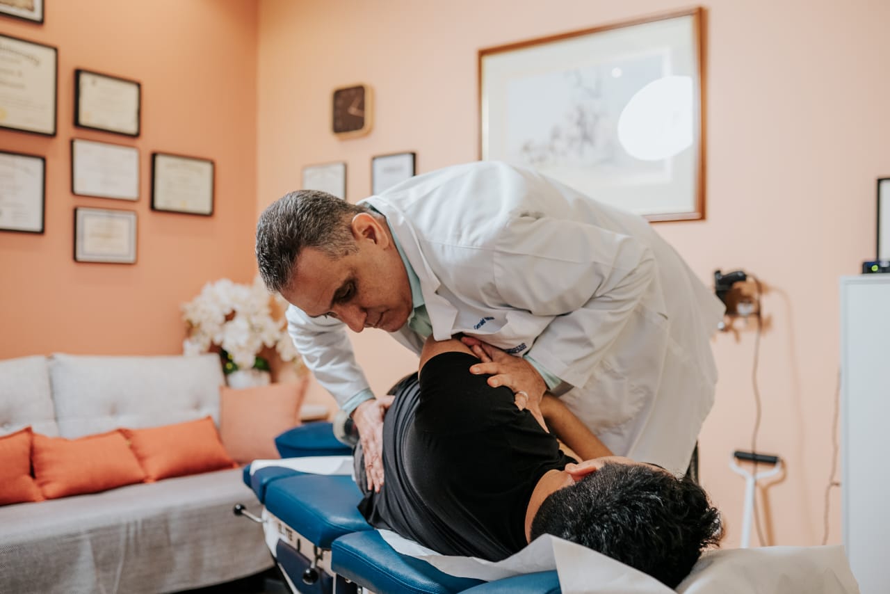 Professional Chiropractic Care in Dubai – Relieve Back & Neck Pain Naturally