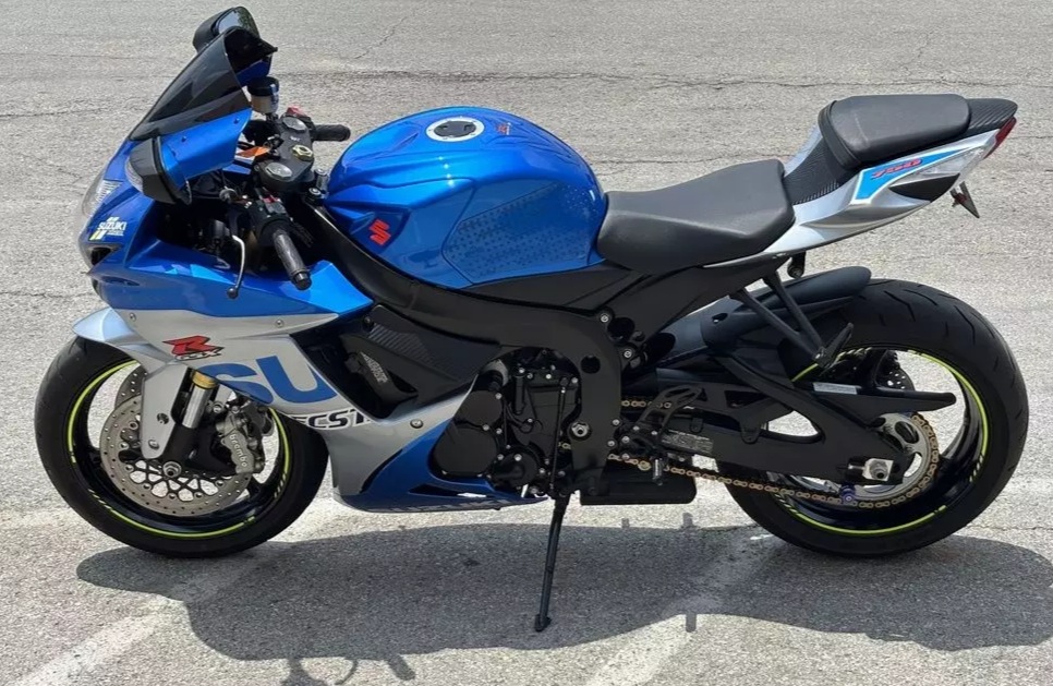 2021 SUZUKI GSXR