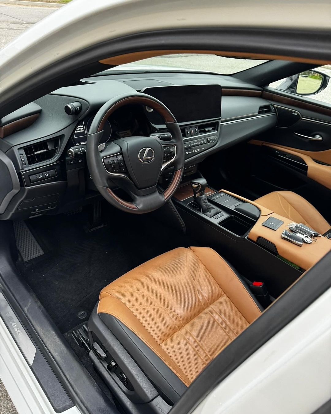 Used GCC 2022 Lexus ES-350 for Sale